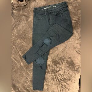 Forest green American Eagle skinny jean in size 2 x-short